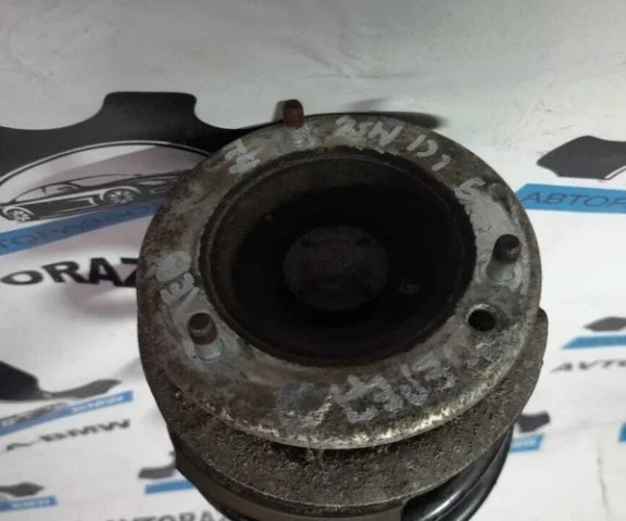 Амортизатор передний левый для BMW 5er Е39 1995-2003 на фотографиях