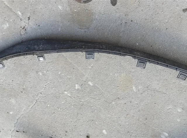 Накладка переднего бампера для Opel Zafira B 2005-2015 на фотографиях