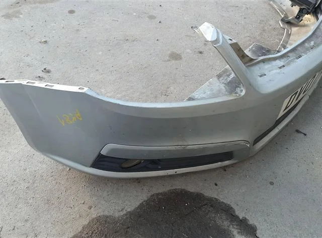 Бампер передний для Opel Zafira B 2005-2015 на фотографиях