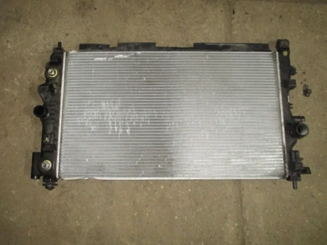 Радиатор охлаждения ДВС для Chevrolet Cruze 1 J300 2009-2015 на фотографиях