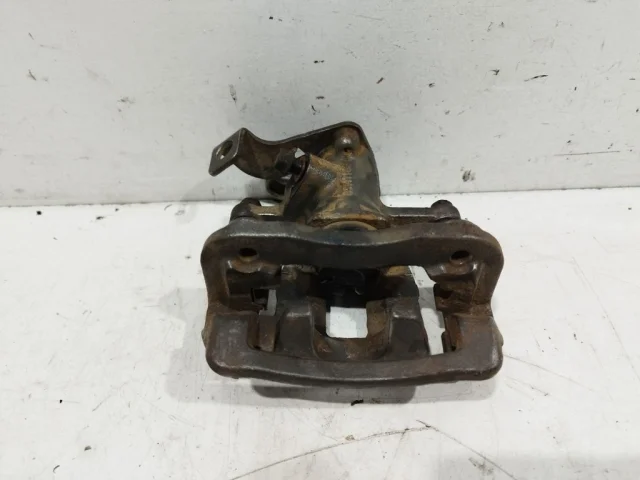 Суппорт задний правый для Hyundai Solaris 1 RB (2011-2013) на фотографиях