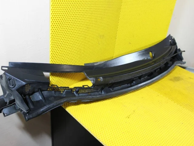 Жабо правое для Nissan Tiida C11 Хэтчбек 2007-2014 на фотографиях