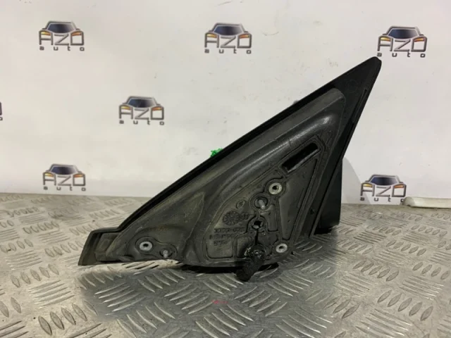 Зеркала для Volvo C30 MK 2006-2013 на фотографиях