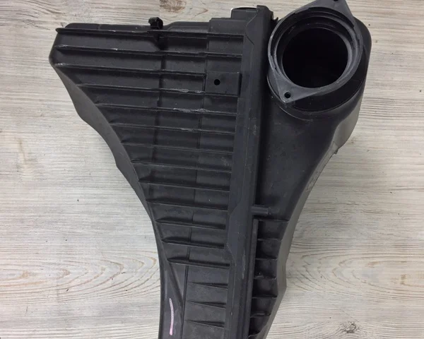 Корпус воздушного фильтра для Audi Q7 4L 2005-2015 на фотографиях