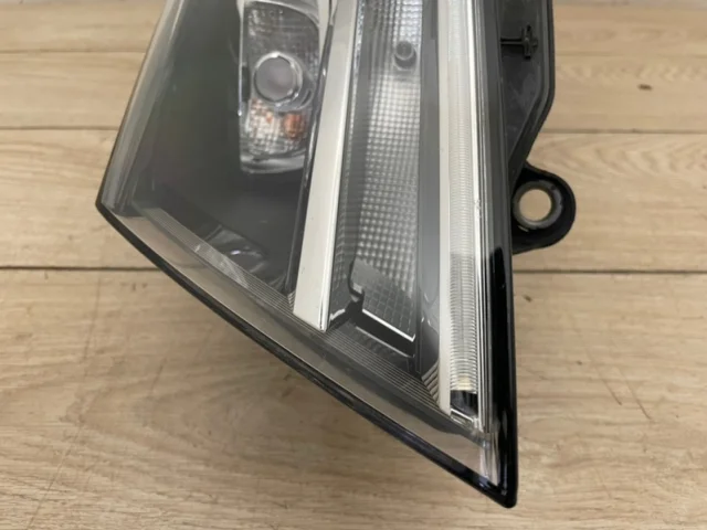 Фара ксенон левая для Volkswagen Touareg II (7P5) Rest 2014-2018 на фотографиях