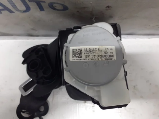 Ремень безопасности передний левый для Audi Q7 4M 2015+ на фотографиях