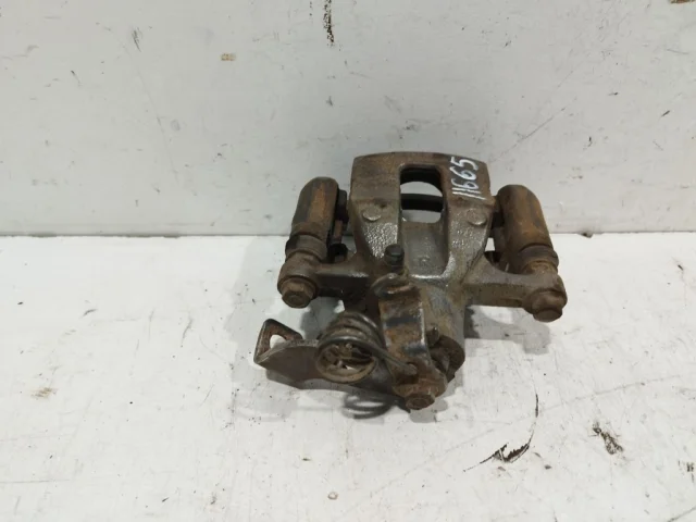 Суппорт задний правый для Hyundai Solaris 1 рестайлинг 2014-2017 на фотографиях