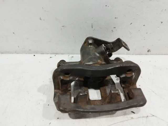 Суппорт задний левый для Hyundai Solaris 1 RB (2011-2013) на фотографиях