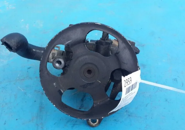 Насос ГУР для Mitsubishi Lancer 9 Седан CS 2003-2010 на фотографиях