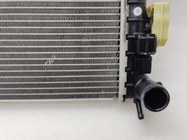 Радиатор охлаждения ДВС для Skoda Rapid II 2020+ на фотографиях