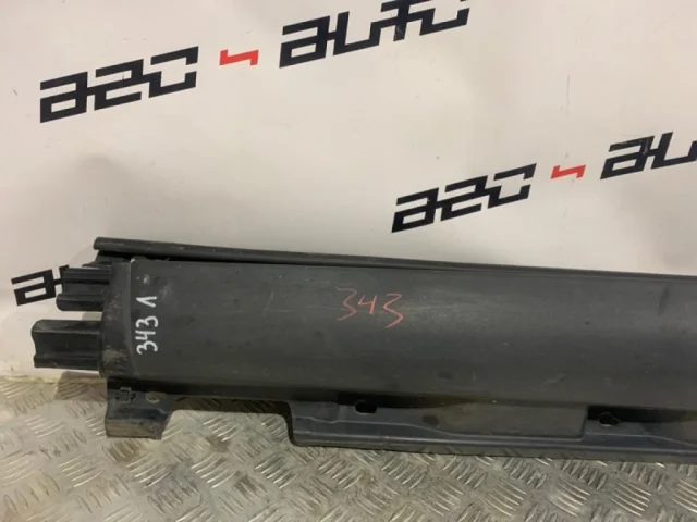 Накладка порога левая для Volvo C30 MK 2006-2013 на фотографиях