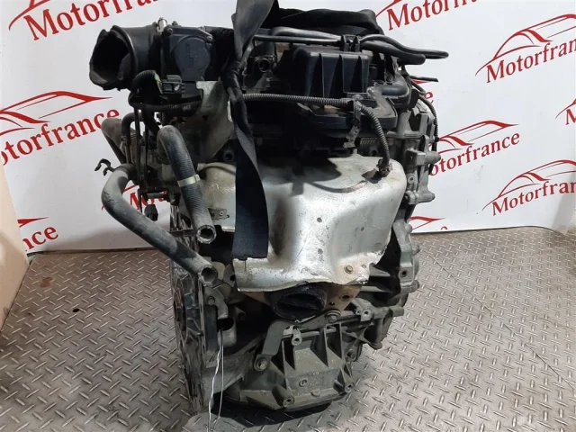 Двигатель без навесного для Renault Megane Хэтчбек 5 KZ 2008-2012 на фотографиях