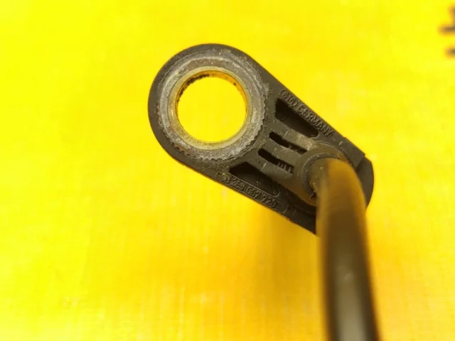 Датчик ABS передний правый для Mercedes-Benz E class W211 2002-2009 на фотографиях