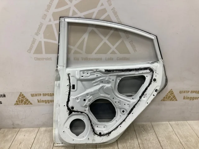 Дверь задняя правая для Hyundai Solaris 1 рестайлинг 2014-2017 на фотографиях