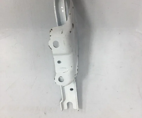 Петля капота правая для Skoda Rapid I NH3 2012-2017 на фотографиях