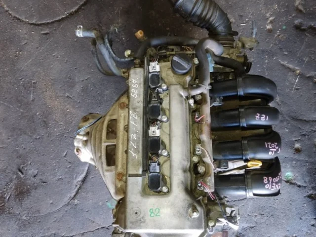 Двигатель без навесного для Toyota RAV4 XA20 3 door 2000-2005 на фотографиях