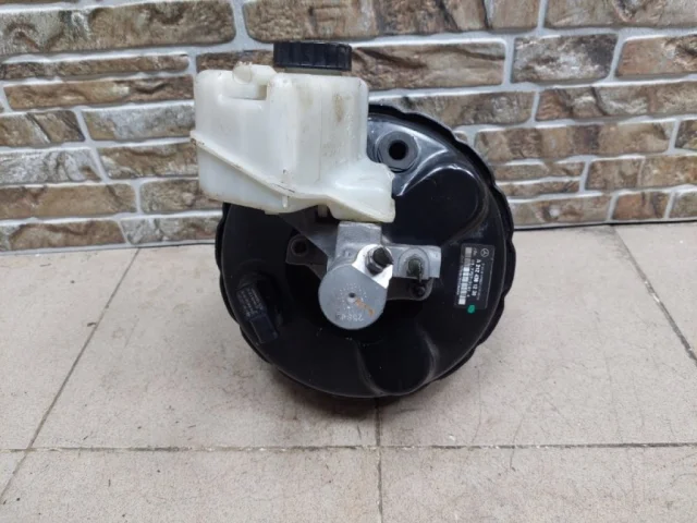 Вакуумный усилитель тормозов для Mercedes-Benz E class W212 2009-2015 на фотографиях