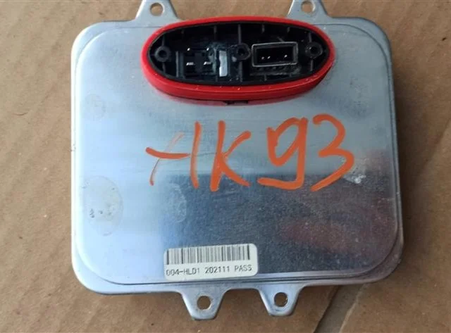 Блок розжига ксенона для Opel Insignia Седан A 2008-2017 на фотографиях