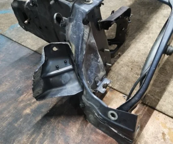 Панель радиатора (телевизор) для Opel Astra H Caravan 2004-2014 на фотографиях