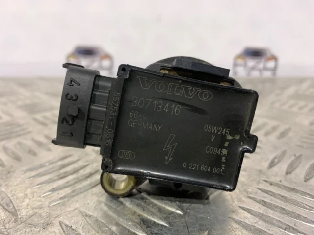 Катушка зажигания для Volvo XC90 I C 2002-2014 на фотографиях