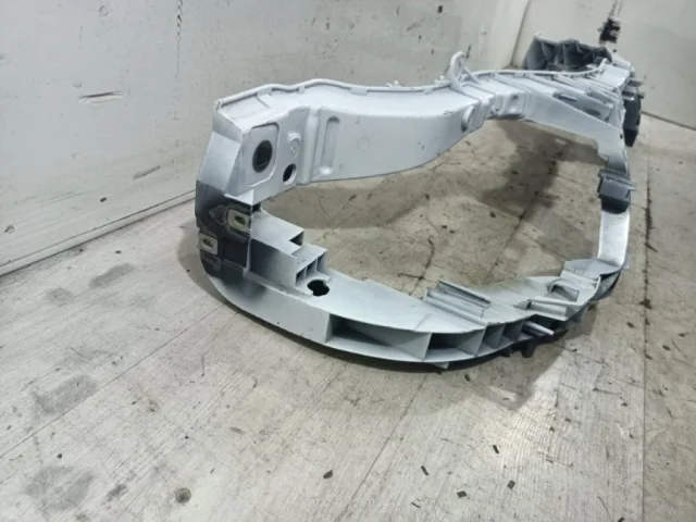 Панель радиатора (телевизор) для Ford Kuga CBS 2013-2016 на фотографиях