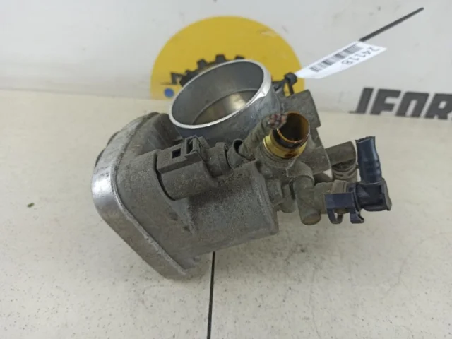 Дроссельная заслонка для Opel Zafira B 2005-2015 на фотографиях