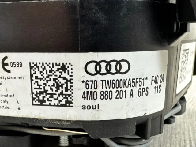 Подушка безопасности водителя для Audi Q7 4M 2015+ на фотографиях