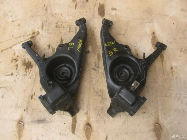 Рычаг задний левый нижний для Mitsubishi Grandis 2003-2011 на фотографиях