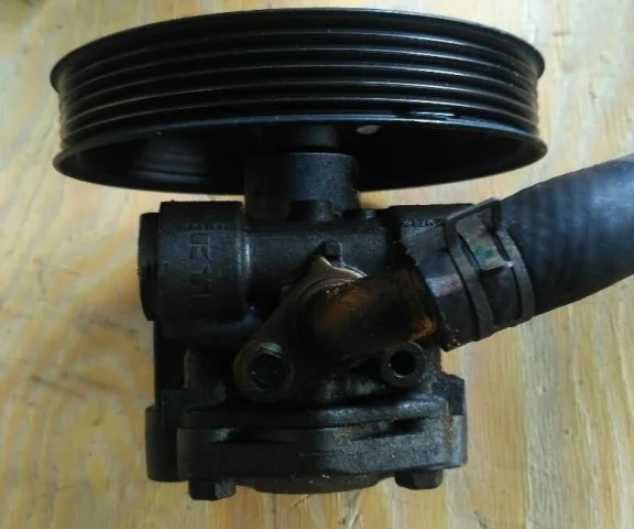 Насос ГУР для Mitsubishi Outlander 1 CU0W 2002-2009 на фотографиях