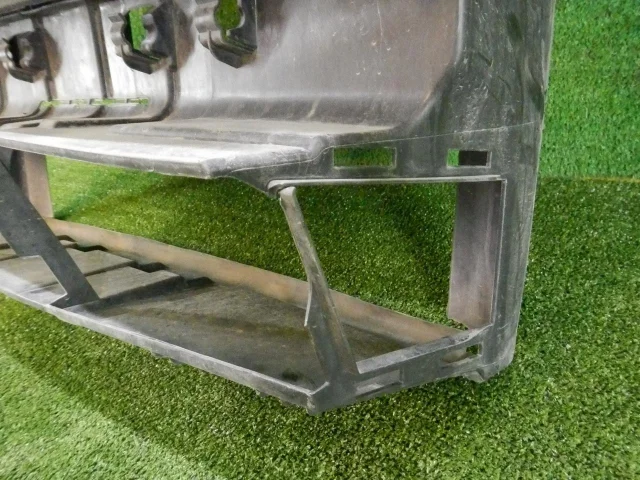 Панель радиатора (телевизор) для BMW X3 F25 2010-2017 на фотографиях