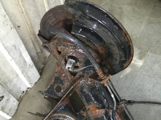 Задняя балка для Toyota Corolla E140/E150 Седан 2006-2013 на фотографиях