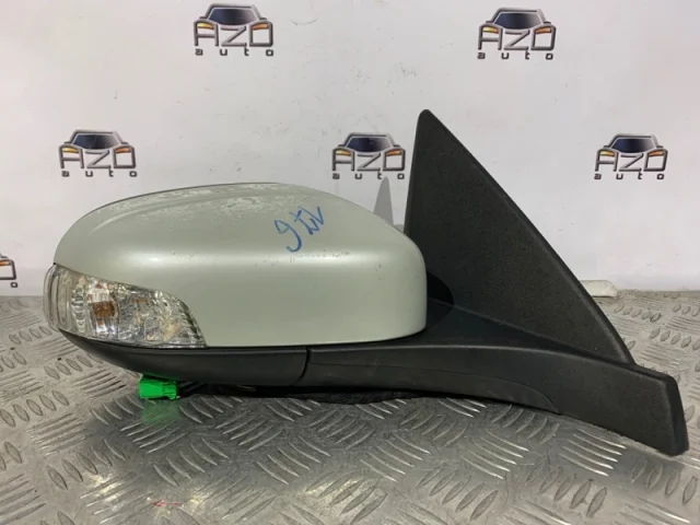 Зеркала для Volvo C30 MK 2006-2013 на фотографиях