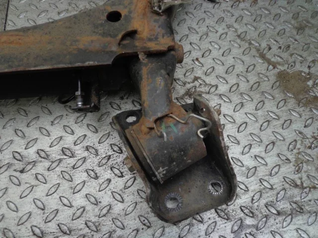 Задняя балка для Skoda Rapid I rest NH3 2017-2020 на фотографиях