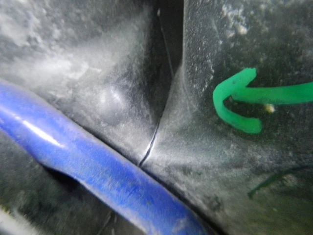 Фара левая для Toyota Land Cruiser 200 2007-2015 на фотографиях