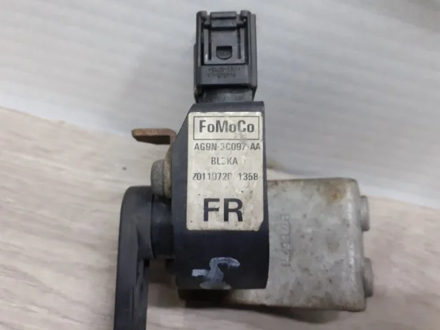 Датчик положения кузова для Volvo XC60 Y20 2008-2017 на фотографиях