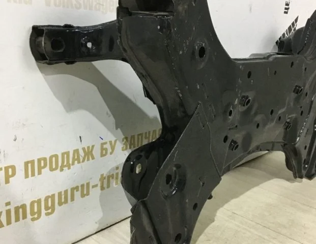 Подрамник двигателя для Hyundai Solaris 1 рестайлинг 2014-2017 на фотографиях