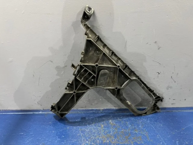 Кронштейн заднего бампера левый для Audi Q7 4L 2005-2015 на фотографиях