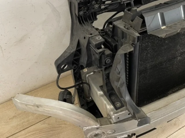 Кассета радиаторов для Audi Q7 4M 2015+ на фотографиях