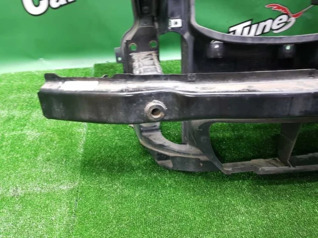 Панель радиатора (телевизор) для BMW 3er Е90 2005-2011 на фотографиях