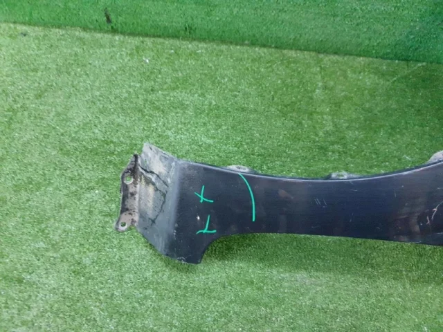 Крылья для Toyota Corolla E180 rest (RU) 2016-2019 на фотографиях