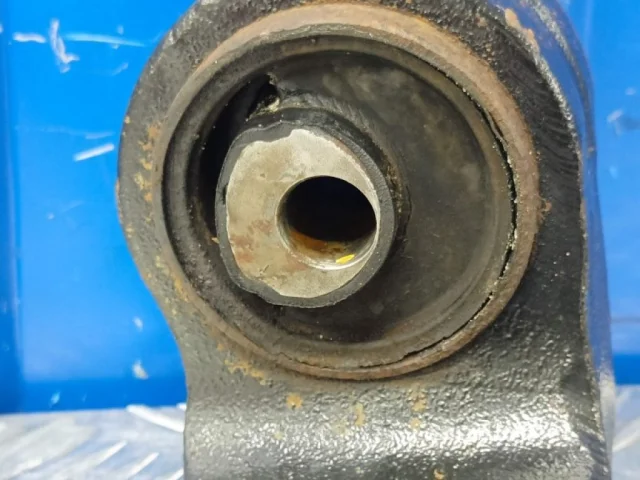 Рычаг передний левый нижний для Audi Q7 4L 2005-2015 на фотографиях