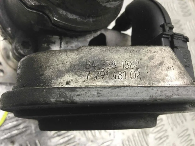 Дроссельная заслонка для BMW X5 Е53 1999-2006 на фотографиях