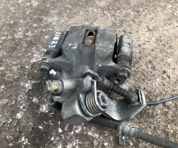 Суппорт задний правый для Honda Civic FA 2005-2010 седан на фотографиях