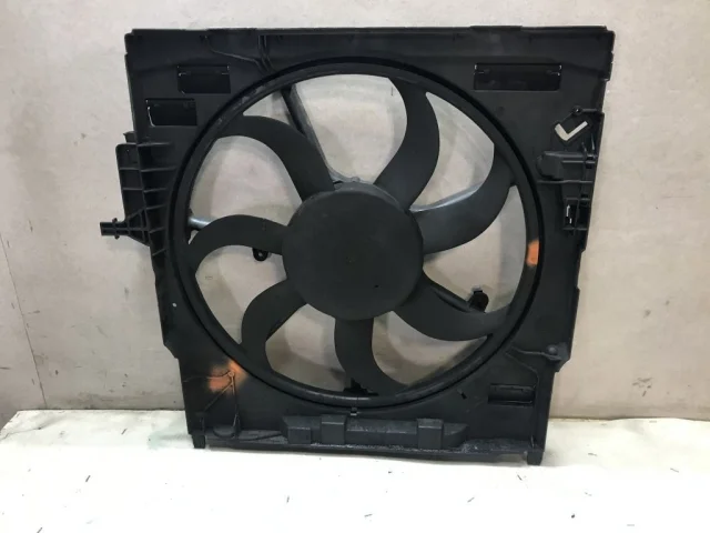 Вентилятор радиатора охлаждения ДВС для BMW X5 Е70 2006-2013 на фотографиях