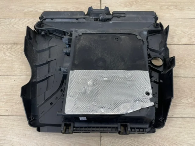 Корпус воздушного фильтра для Audi Q7 4M 2015+ на фотографиях