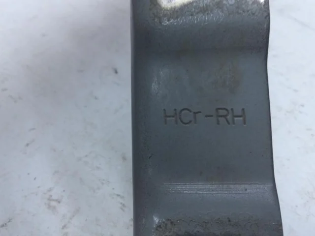 Петля капота левая для Hyundai Solaris 2 (2017-2022) на фотографиях