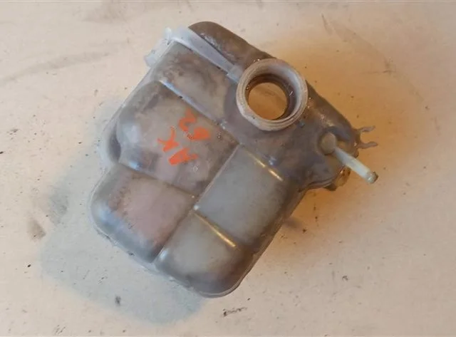 Расширительный бачок радиатора для Opel Astra J Хэтчбек 2009-2017 на фотографиях