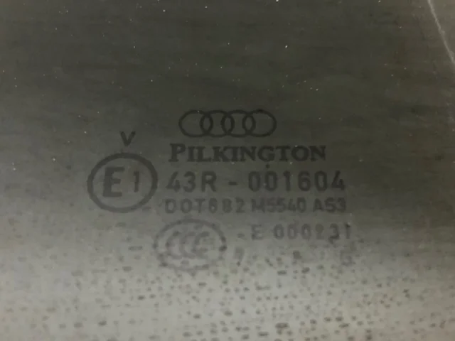 Стекло двери заднее правое для Audi Q7 4L 2005-2015 на фотографиях