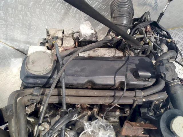 Двигатель без навесного для Nissan Navara D22 1997-2005 на фотографиях