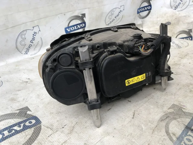 Фара левая для Volvo XC70 BZ 2007-2016 на фотографиях